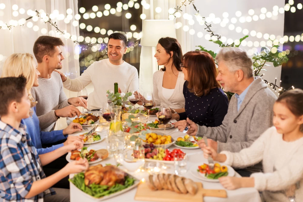 Intermittent Fasting and Social Eating How to Handle Dining Out and Family Gatherings.2
