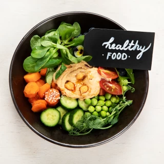 Mediterranean Diet May Modestly Reduce Risk for Obesity-Related Cancers