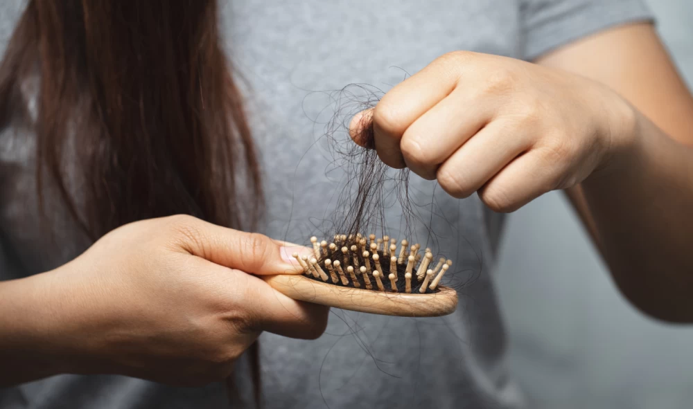 Gentle winter hair care routine at home for Delhi residents.