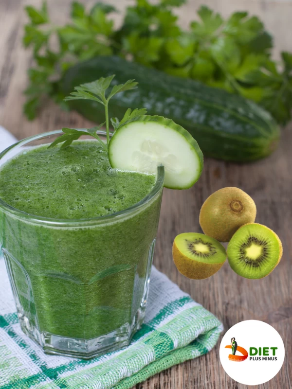 Cucumber and kiwi green smoothie