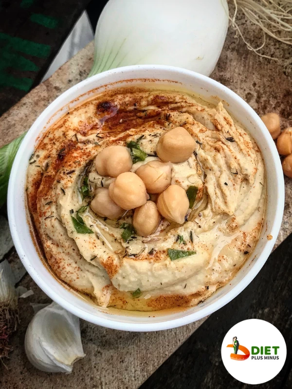 Humus with Maize Tortillas