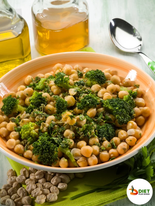 Chickpeas Broccoli salad