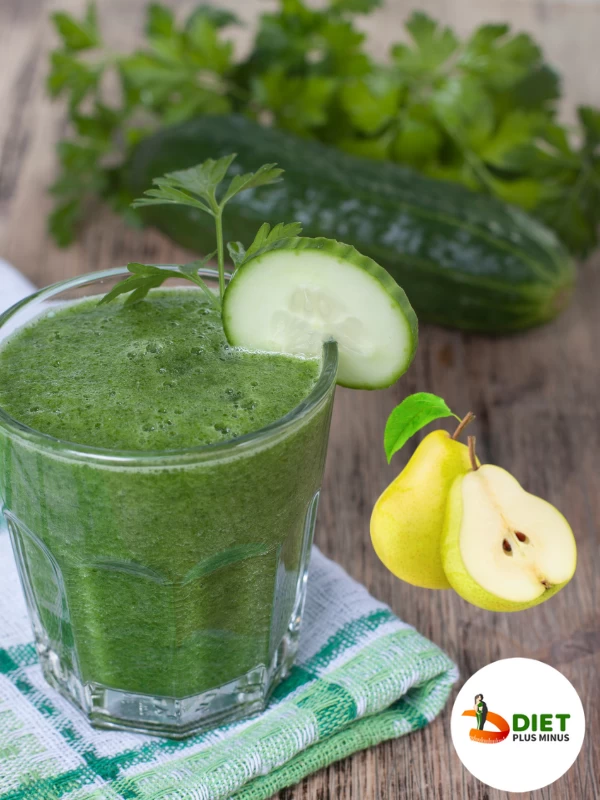 Cucumber and pear green smoothie