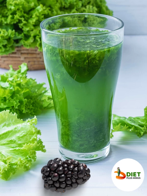 Lettuce and blackberries green smoothie