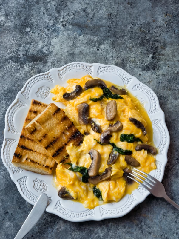 Mushroom and Spinach Scramble