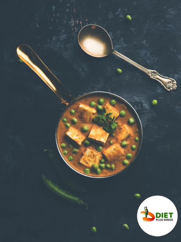 Matar Paneer (Skimmed milk Paneer 100g + Peas 100g + Onion 50g)