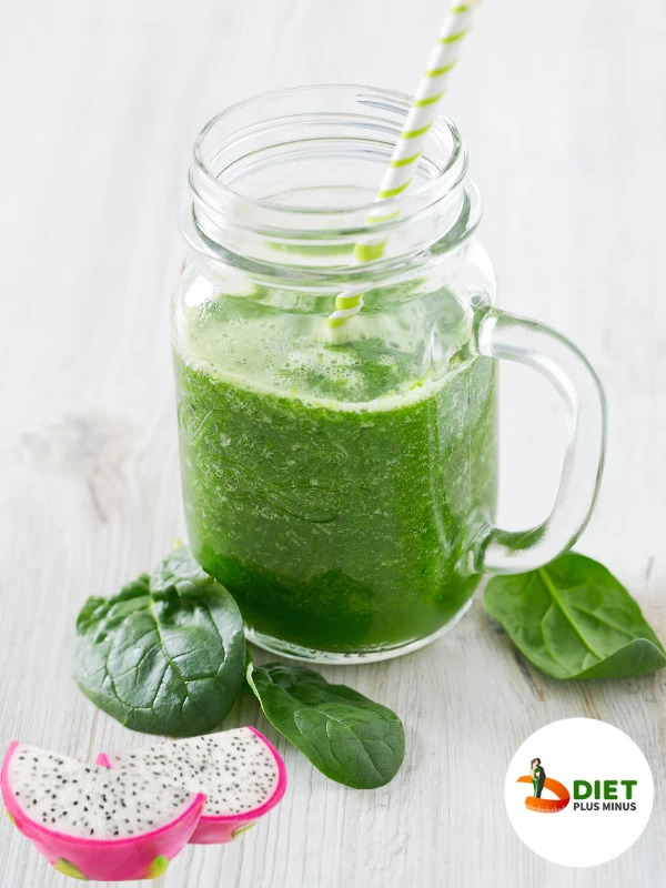 Spinach and dragon fruit green smoothie