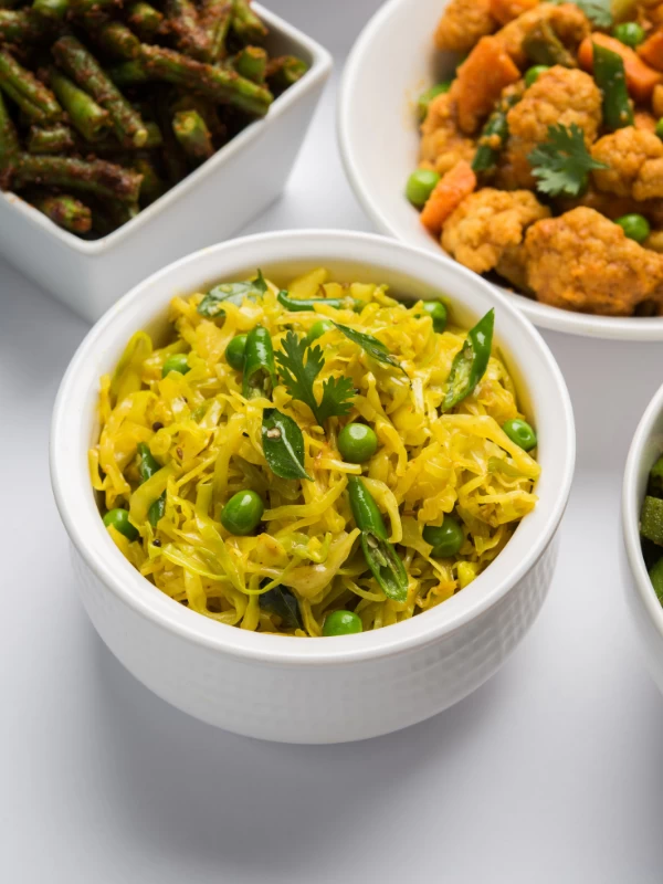 Patta Gobhi Matar Veg